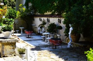 Art. History. Experience. – Descoperă camera secretă de poker privat în București la Casa Tătărăscu